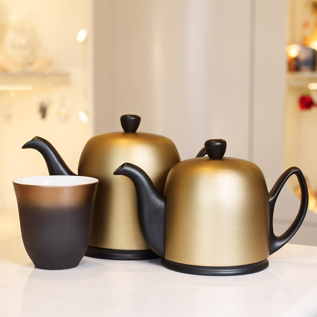 Оригинальный заварочный чайник примечателен не только своим необычным внешним видом, но и уникальной способностью сохранять напиток горячим в 2 раза дольше традиционного чайника. 