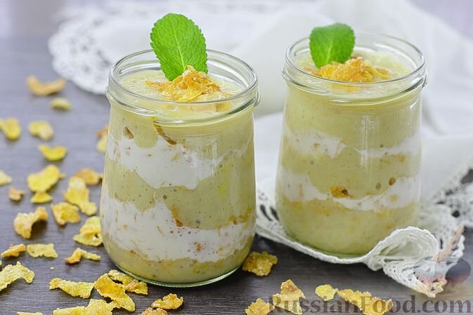 банан, йогурт, сыр творожный, хлопья кукурузные, сахар, куркума