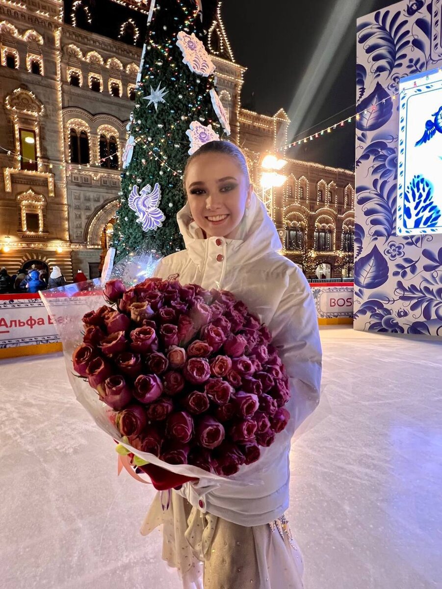    Камила Валиева на открытии катка на Красной площади Фото: Telegram