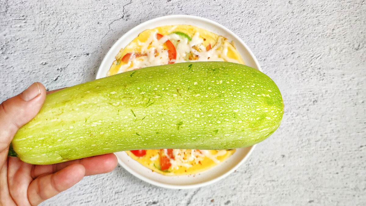 Надоели, конечно, уже кабачки эти, но вкусно, ничего  этим не поделать.