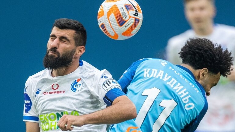    13 августа. «Зенит» — «Факел» — 2:0. Ираклий Квеквескири и Клаудиньо. ФК «Зенит»