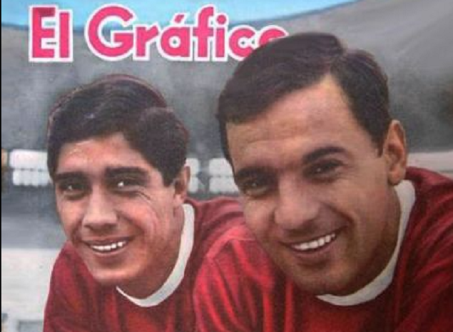 Марио Родригес (на переднем плане) - главный герой в составе Индепендьенте