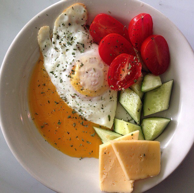 Красивая яичница на завтрак. Каша на завтрак. Вкусные пп завтраки. Мой завтрак. Домашние пп.