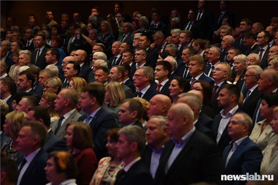 Весь цвет красноярской власти в ряд!