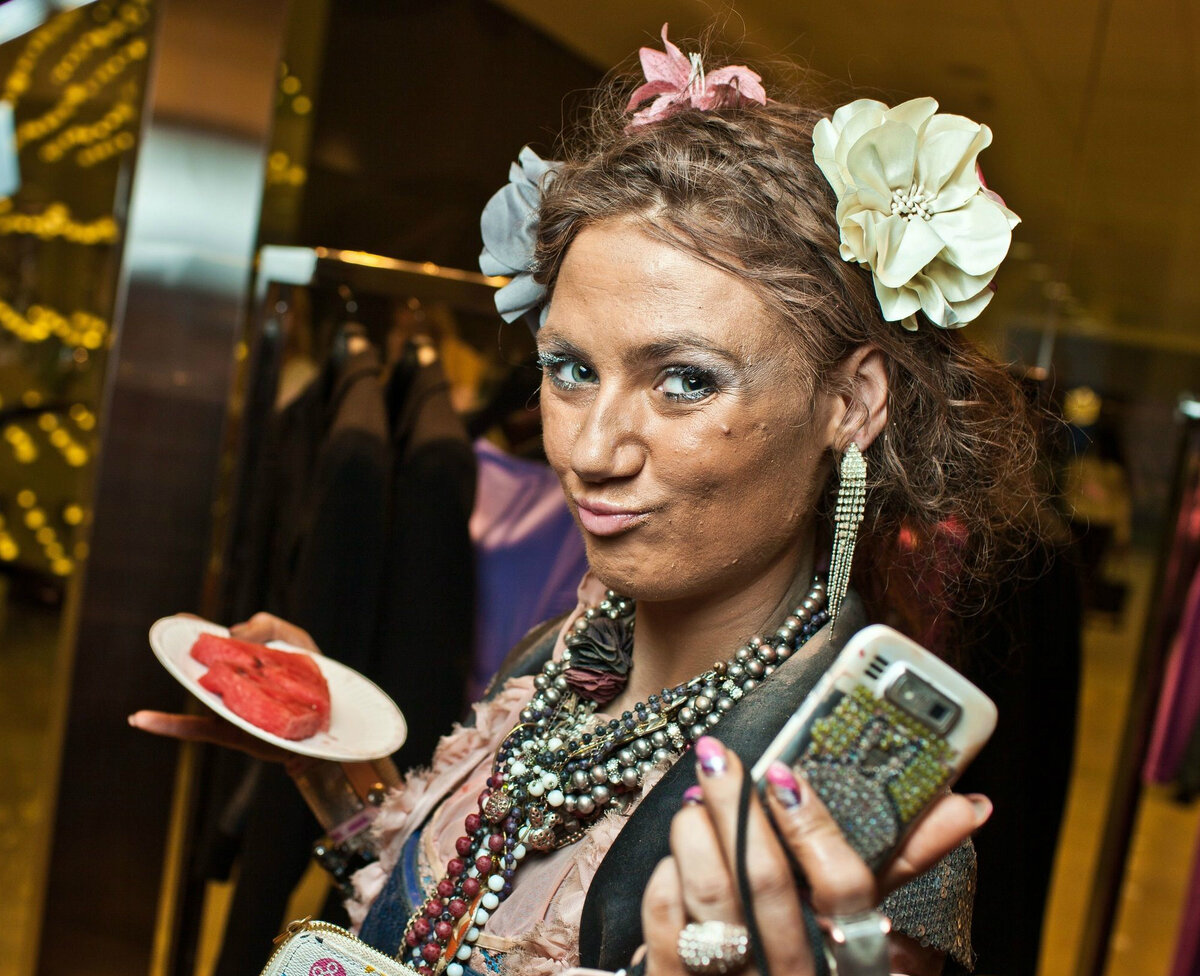 Света Яковлева - эталон отталкивающего макияжа