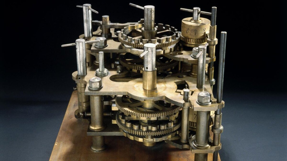 Первая машина бэббиджа. Разнорстная машина Чарльза Бэб. Малая разностная машина Бэббиджа.