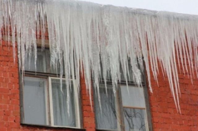 Пешеходы! Чаще смотрите вверх! Фото: ГУ МЧС по Челябинской области.