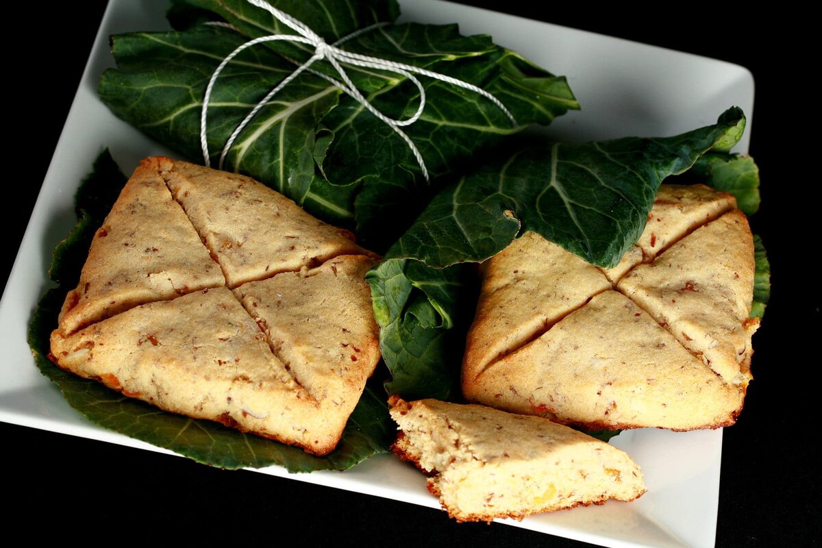 лембас эльфийский хлеб. эльфийские хлебцы. лембас эльфийский дорожный хлеб. лембас властелин колец. лембас властелин колец.