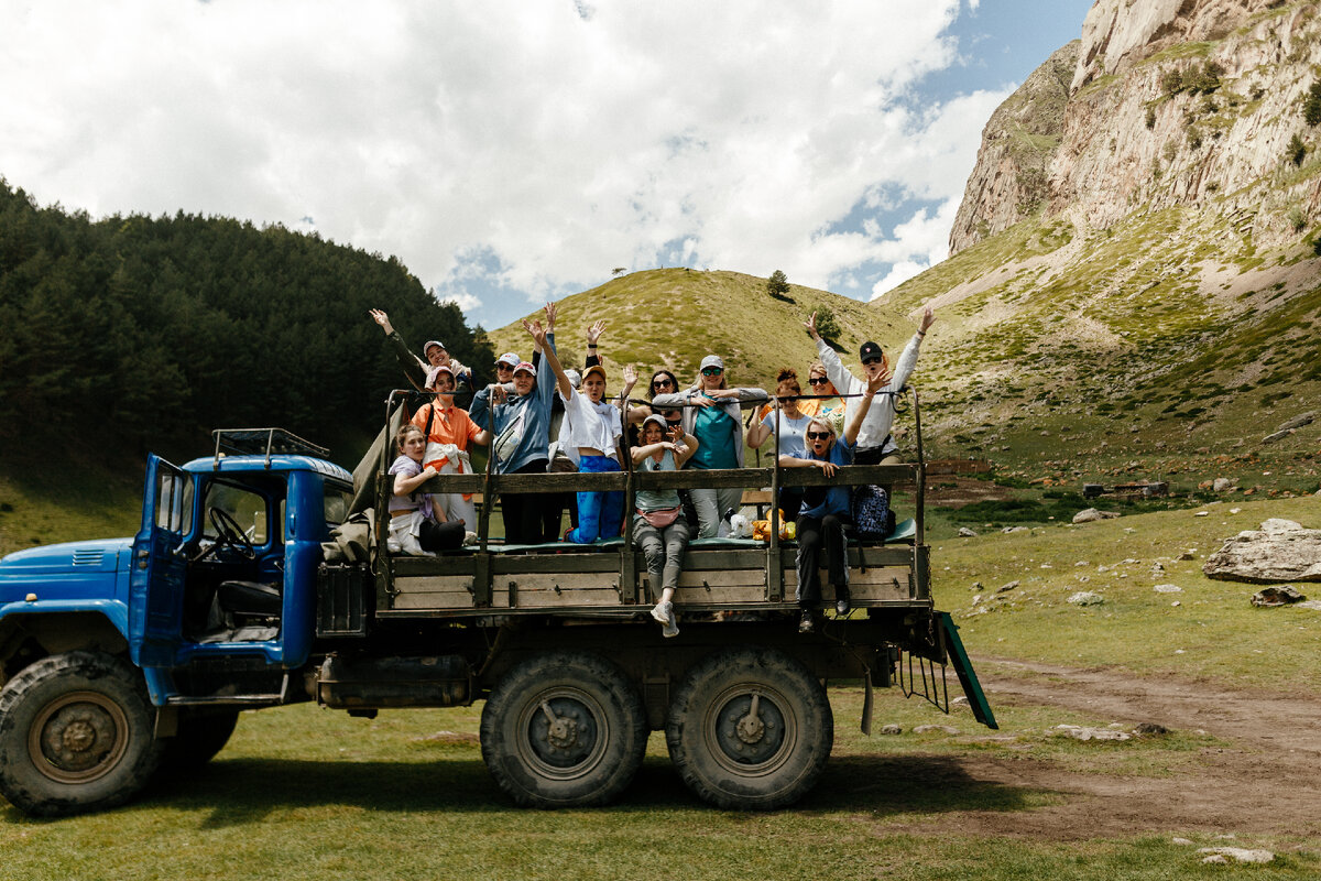 Бортовая машина в Чегемском ущелье