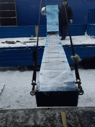 Загрузка транспортера стружки