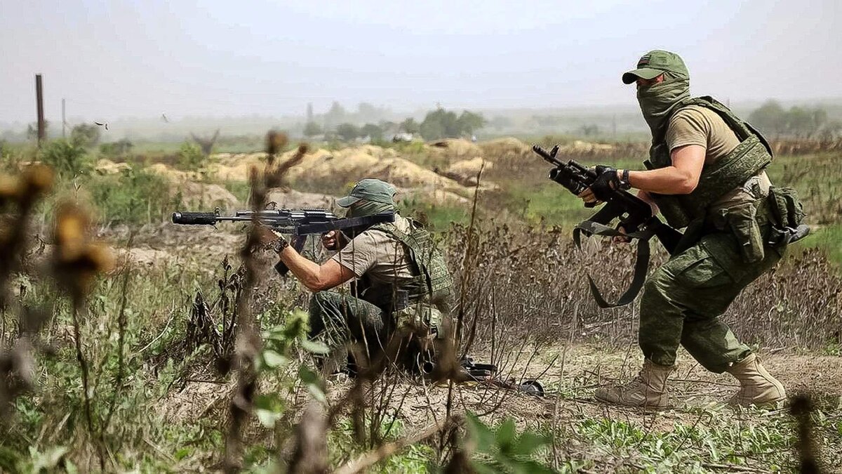      © AP Photo / Russian Defense Ministry Press Service Российские военнослужащие. Архивное фото