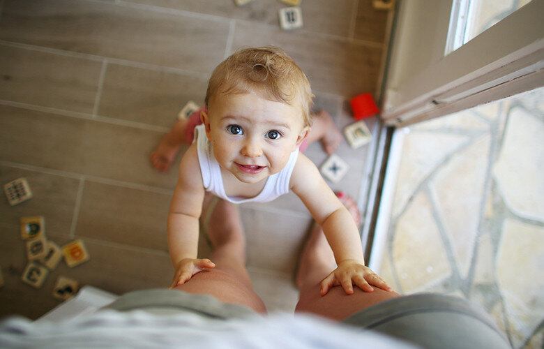 Надо ли отучать младенца от рук: мнение экспертов и практические рекомендации