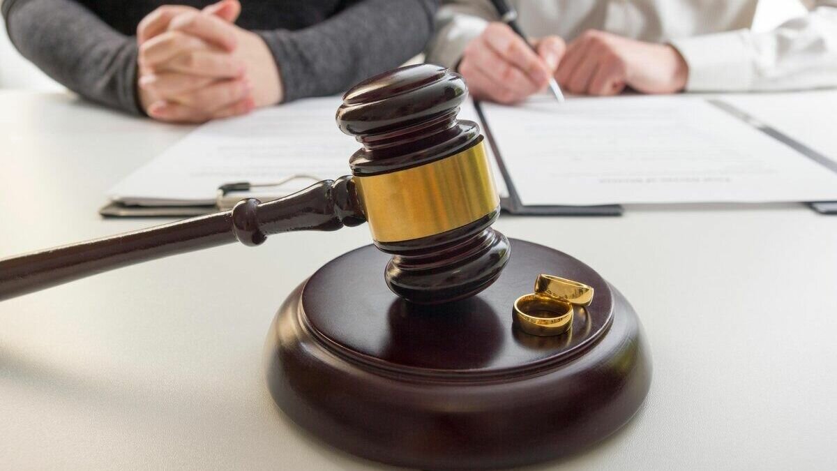     Эксперты не склонны драматизировать лидерства нашей страны по числу разводов в Европе, считая это закономерным процессом