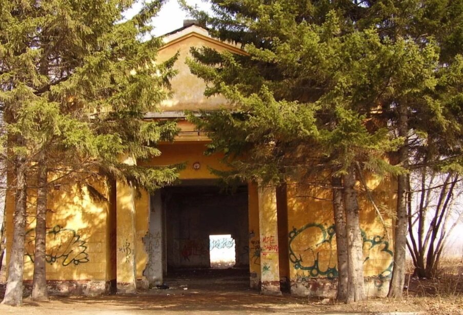 Фото из сети, место - реальное в моем городе.