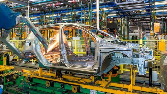    В 2023 году в Петербурге заработают два автозавода Вадим Клепнёв