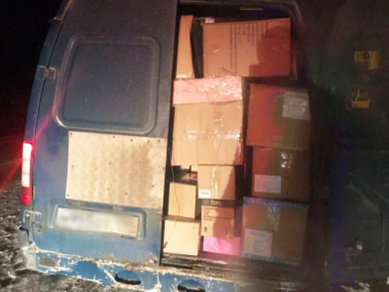    В Газели подозреваемых полиция нашла украденный товар