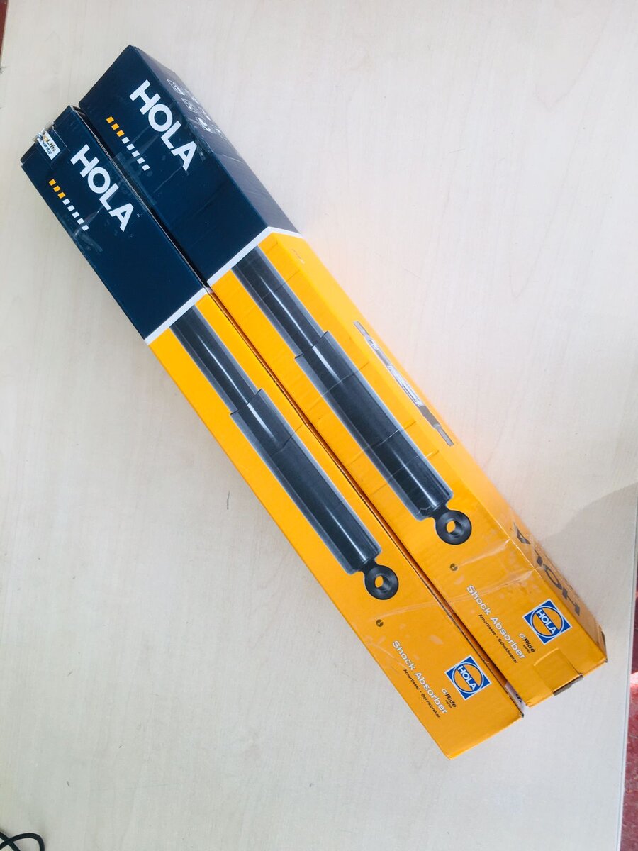 Вот такая минималистичная полиграфией упаковка, с приятным дизайном