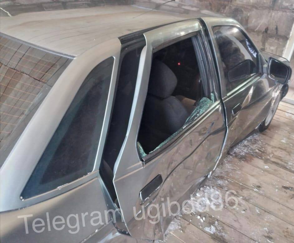    В Югре подросток на ВАЗе въехал с друзьями в сугроб