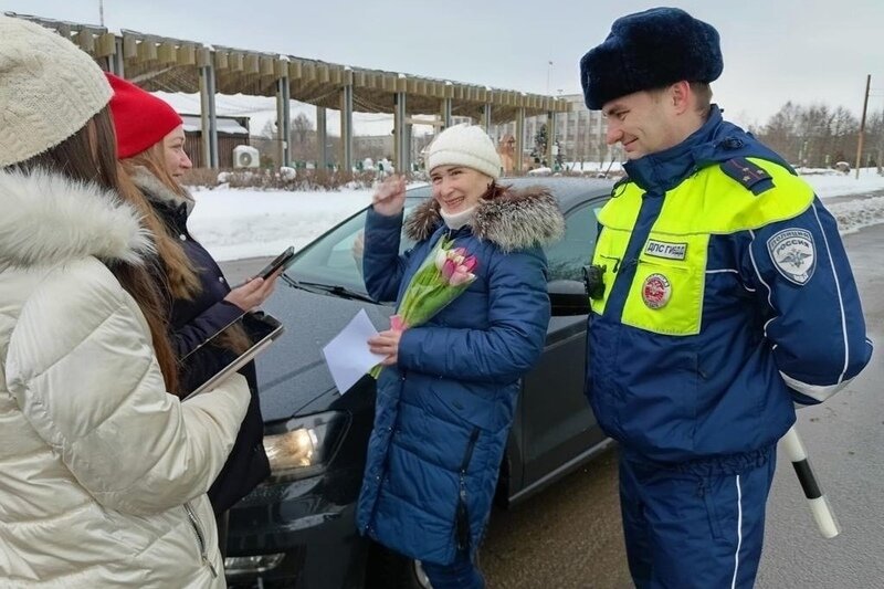    Акцию провели в преддверии 8 марта.