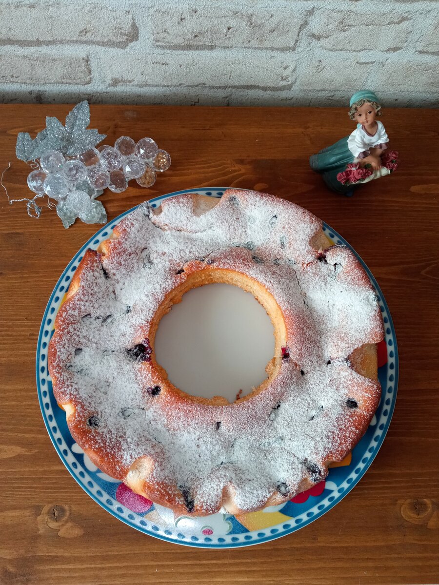 Пирог на кефире с ягодами. Фото автора 