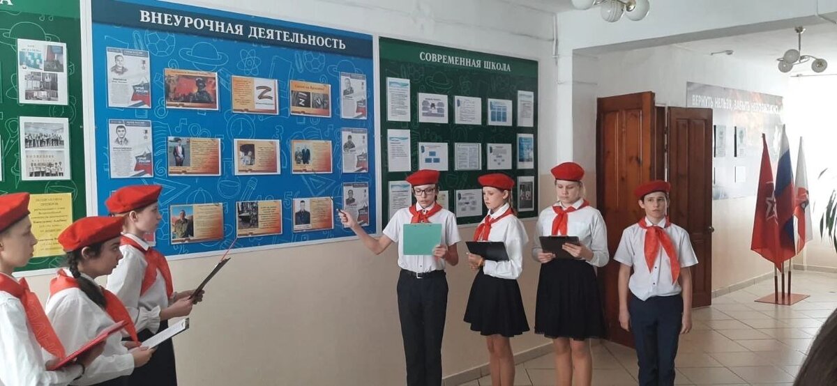  📷    В орской гимназии в память о выпускнике Викторе Блинове открыли «Парту Героя» Андрей Севостьянов