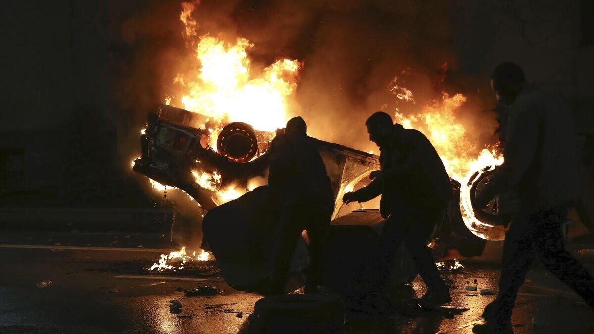    Участники акции протеста у здания парламента Грузии в центре Тбилиси© AP Photo / Zurab Tsertsvadze