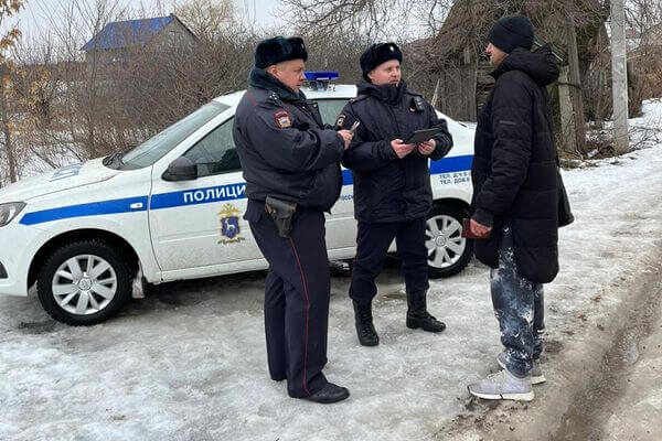     сотрудники полка ППСП Управления МВД России по г. Самаре лейтенант полиции Валерий Подгайский и капитан полиции Владимир Жилкин