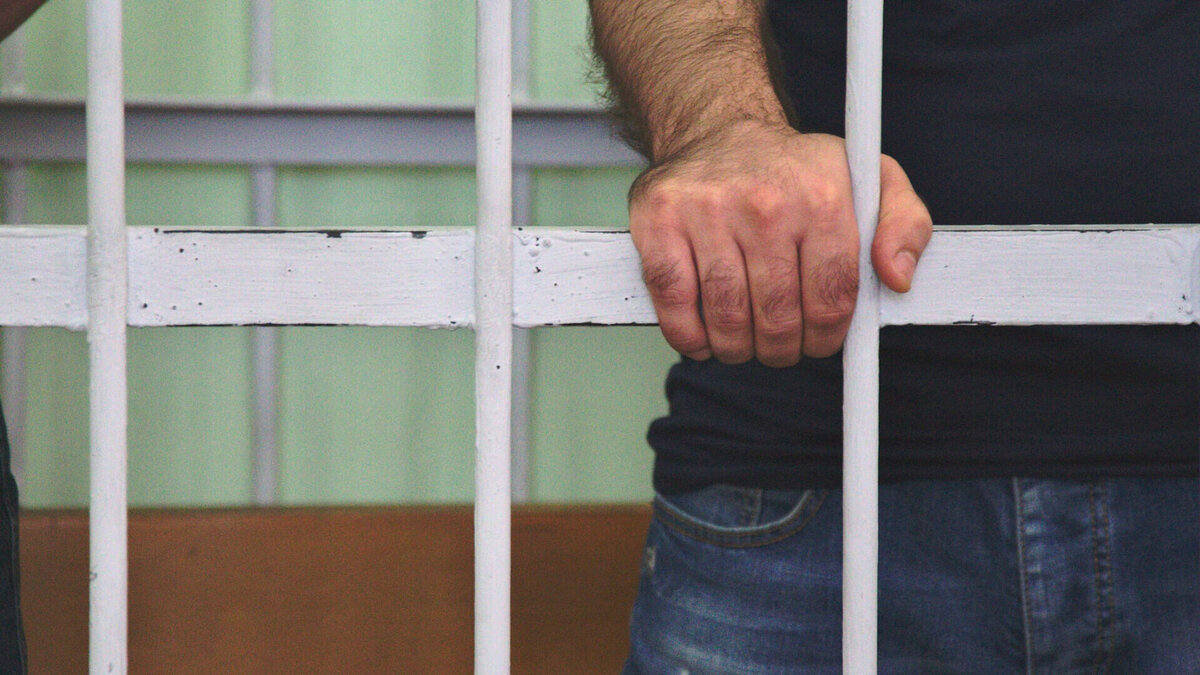     Волгоградский областной суд не смягчил приговор жителю Октябрьского района Алхазуру Алханову, незаконно хранившему дома наркотики и ручную гранату. Хотя, по словам мужчины, боеприпас он нашел во время сбора металлолома, сообщает пресс-служба облсуда.