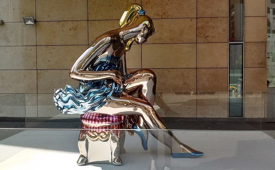 Джефф Кунс – «Сидящая Балерина»