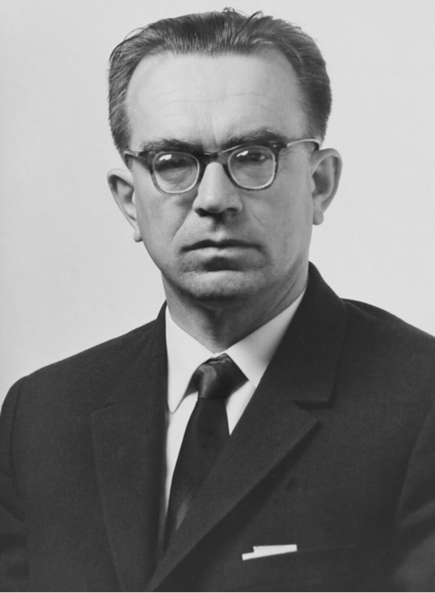 Ви́ктор Миха́йлович Глушко́в - советский математик, кибернетик. 