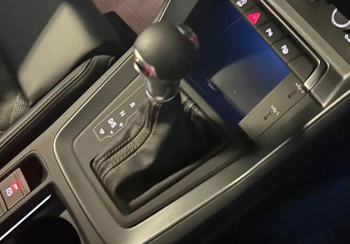 Первые фото рестайлингового кроссовера Audi Q3