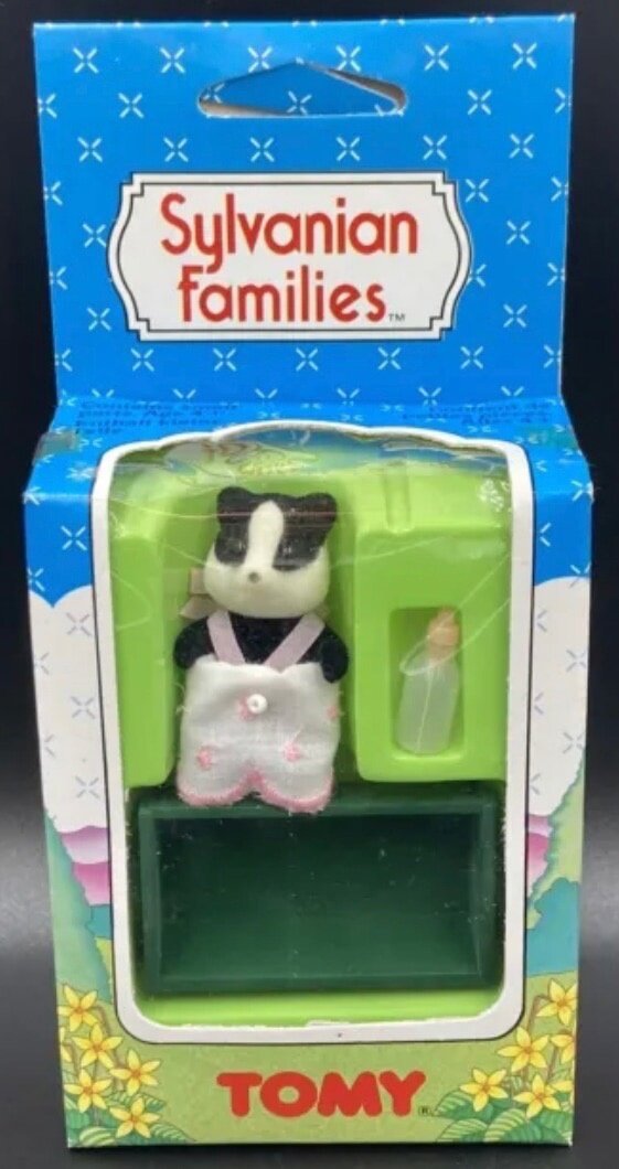 Малыш барсук из первого выпуска. Зацените непонятную хламиду.