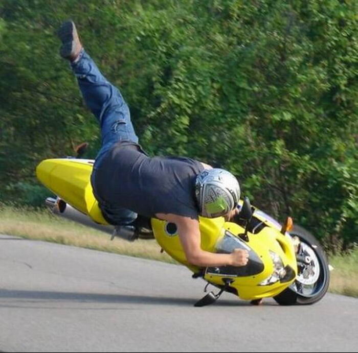 Спорт лежат мотоцикл