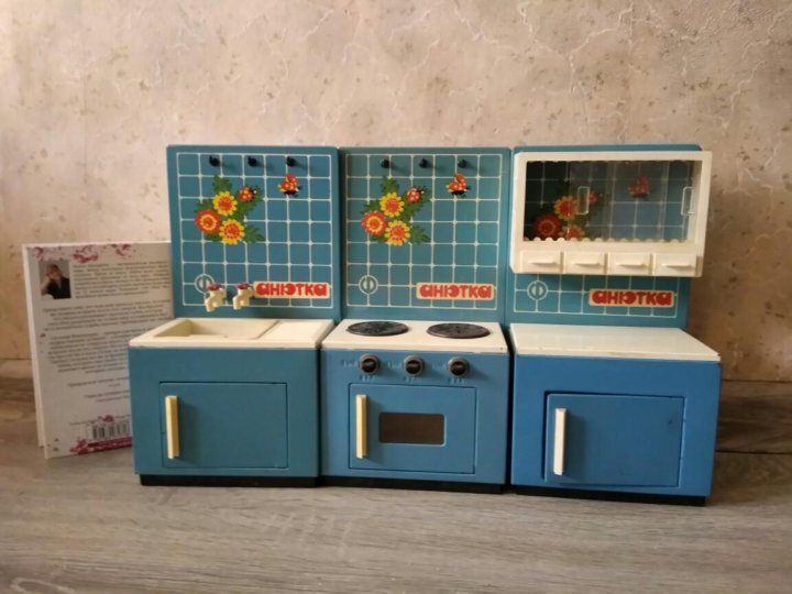 Пусть они были не такими яркими и продвинутыми, но любовь к ним до сих пор объединяет миллионы взрослых, когда-то бывших детьми В Советском союзе игрушки были «заточены» под реалии: не просто...-14