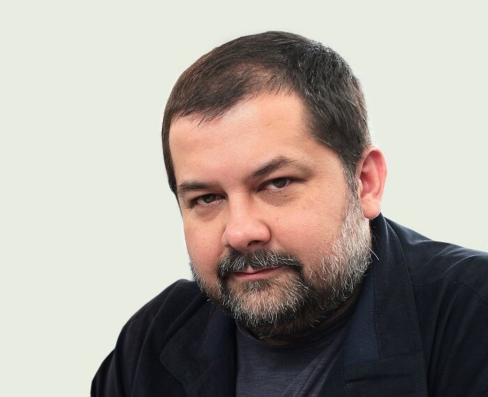 Изображение Яндекс Картинки. Фото писателя Сергея Лукьяненко.