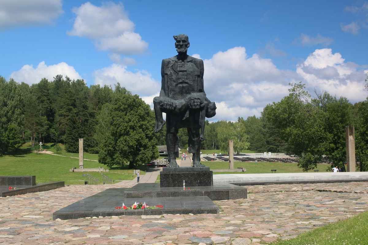 Мемориал Хатынь. Беларусь памятник Хатынь. Мемориал детская Хатынь Беларусь. Мемориальный комплекс Хатынь Селиханов.