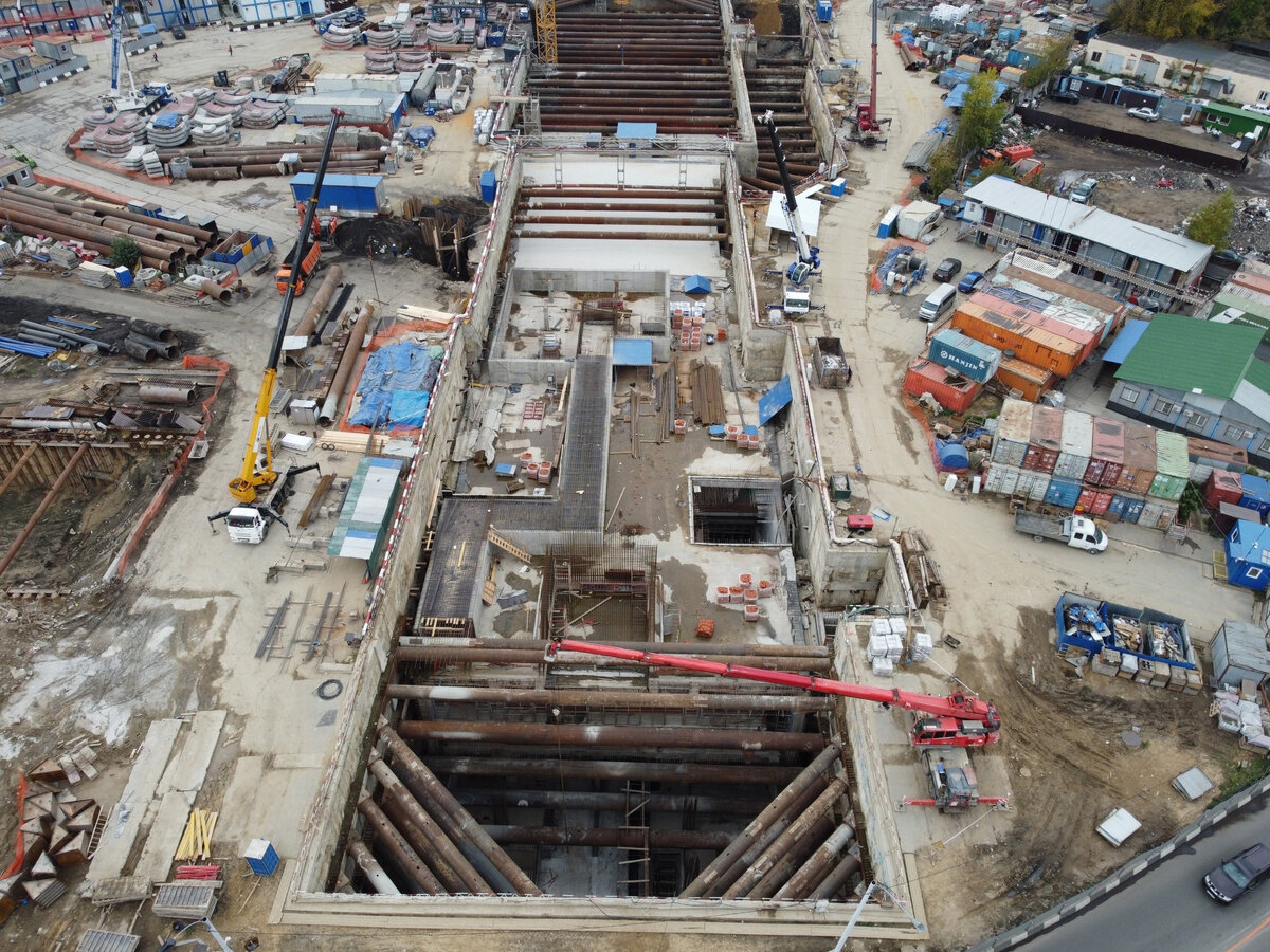 📷 2: 2 октября 2021 года. Продолжаются монолитные работы.