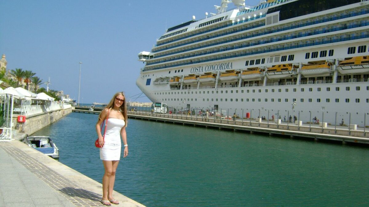 Круизный корабль Costa Concordia. Фото автора. 2011г.