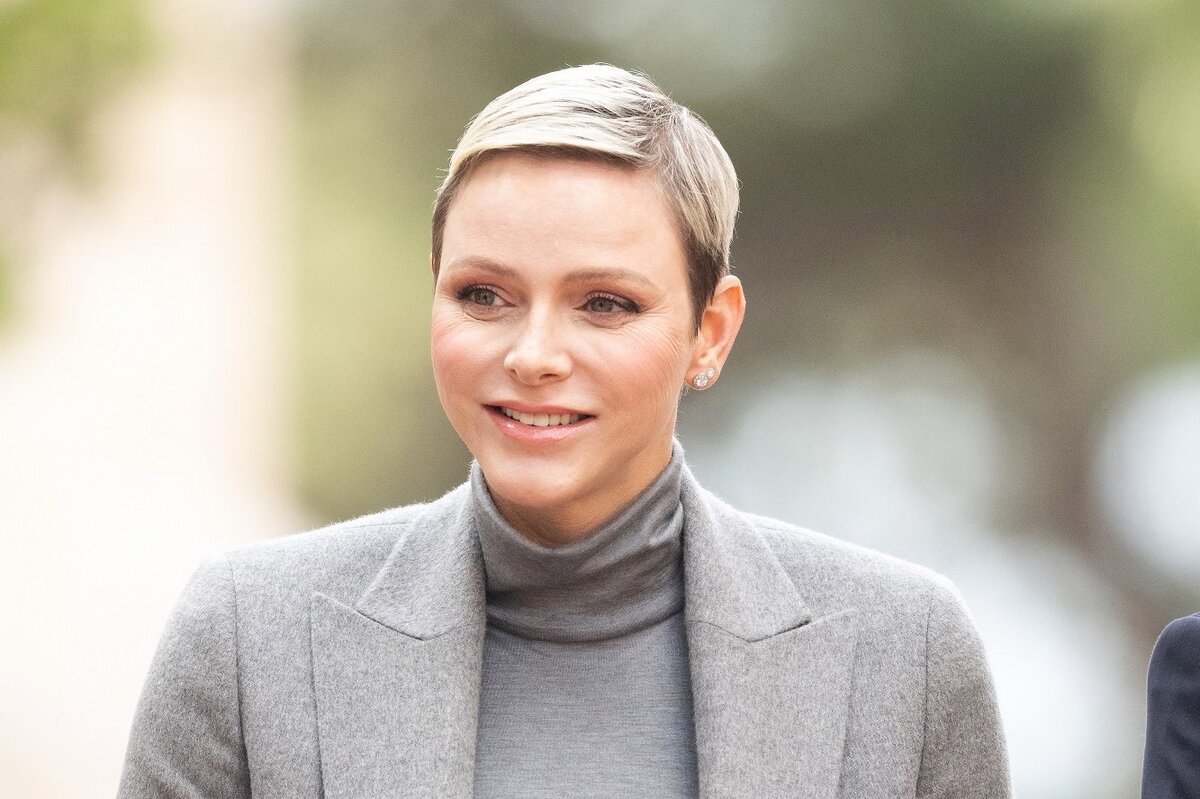     Княгиня Монако появилась на публике без обручального кольца на фоне слухов о разводе с мужем