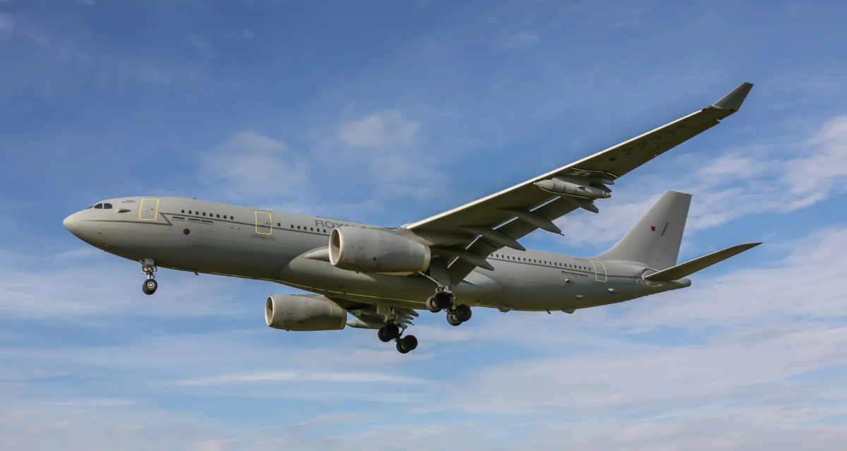 Airbus kc2. Airbus a330-243mrtt. Airbus kc2 Voyager a 330. Airbus a330 MRTT. A330-243.