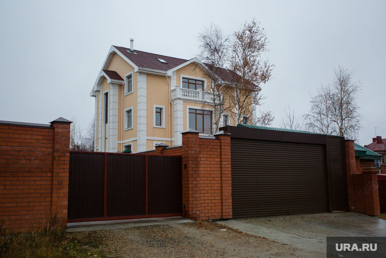    Площадь особняка составляет почти 600 квадратных метров