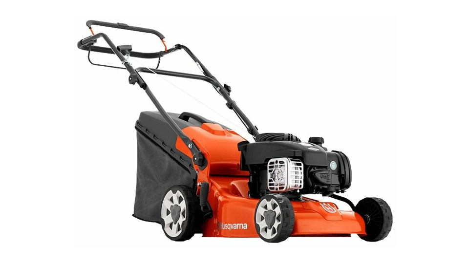 Husqvarna LC 140S. Фото: yandex.market.ru