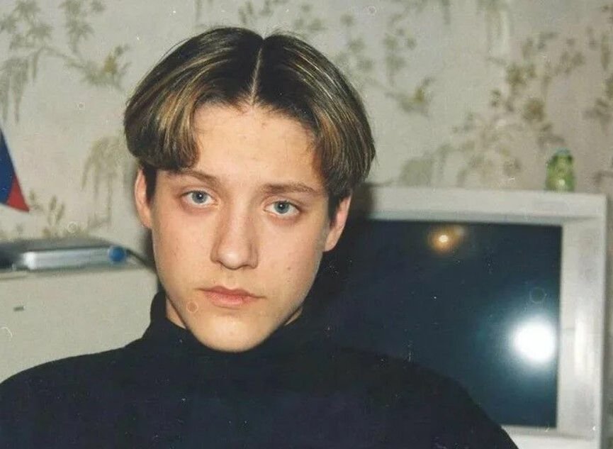 Роман Попов в юности