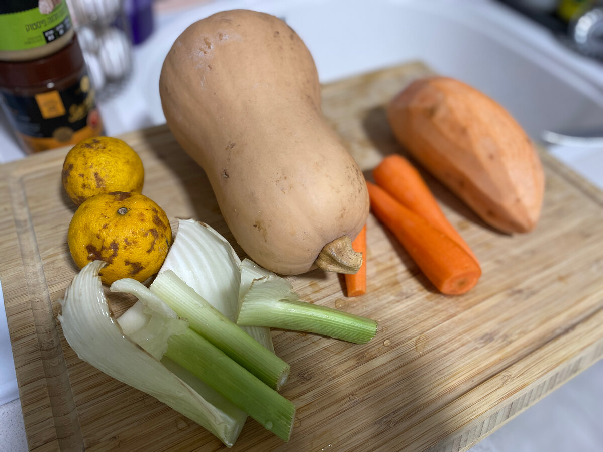 Всякие страшненькие остаточки пошли в дело - не люблю выбрасывать продукты. 