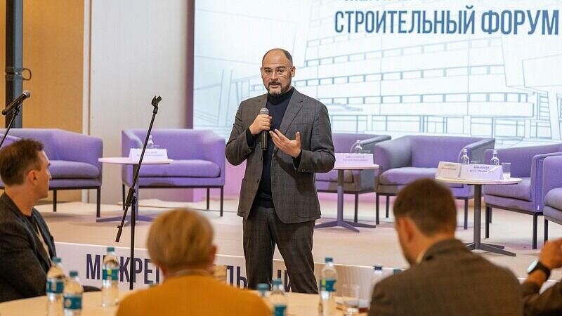     Глава Владивостока Константин Шестаков выступил на Межрегиональном строительном форуме в столице ДФО и рассказал о том, как качественно меняется суть градостроительной политики в городе и что теперь требуется от застройщиков.