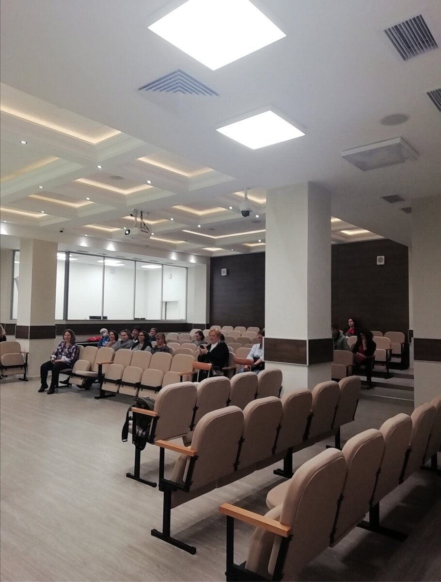 Это тоже повод для писательского психоза: придут ли читатели на встречу? 