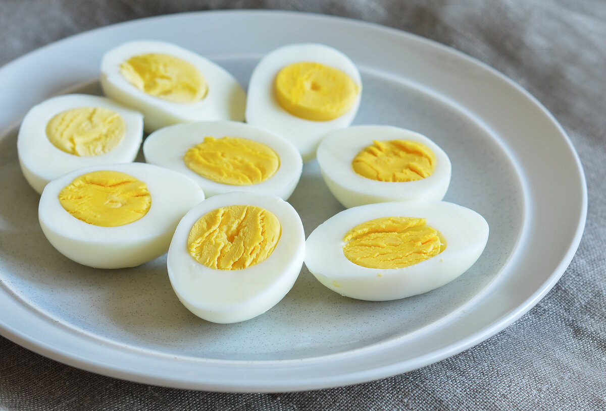 Источник: https://www.onceuponachef.com/images/2017/10/How-To-Make-Hard-Boiled-Eggs.jpg