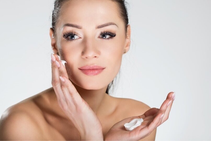Увлажнение кожи лица – это базовый этап ежедневного ухода за кожей лица.