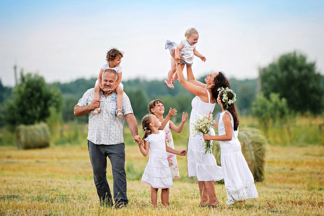 Русская многодетная семья. Фото из открытых источников