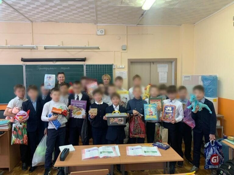    Четвероклассники из Пригородного собрали книги и игрушки для детей ЛНР Белов Михаил Александрович